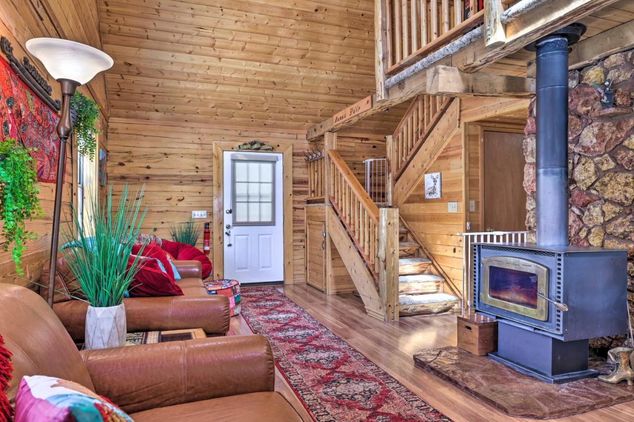 Rustic Duck Creek Village Cabin With Fire Pit! Exteriér fotografie