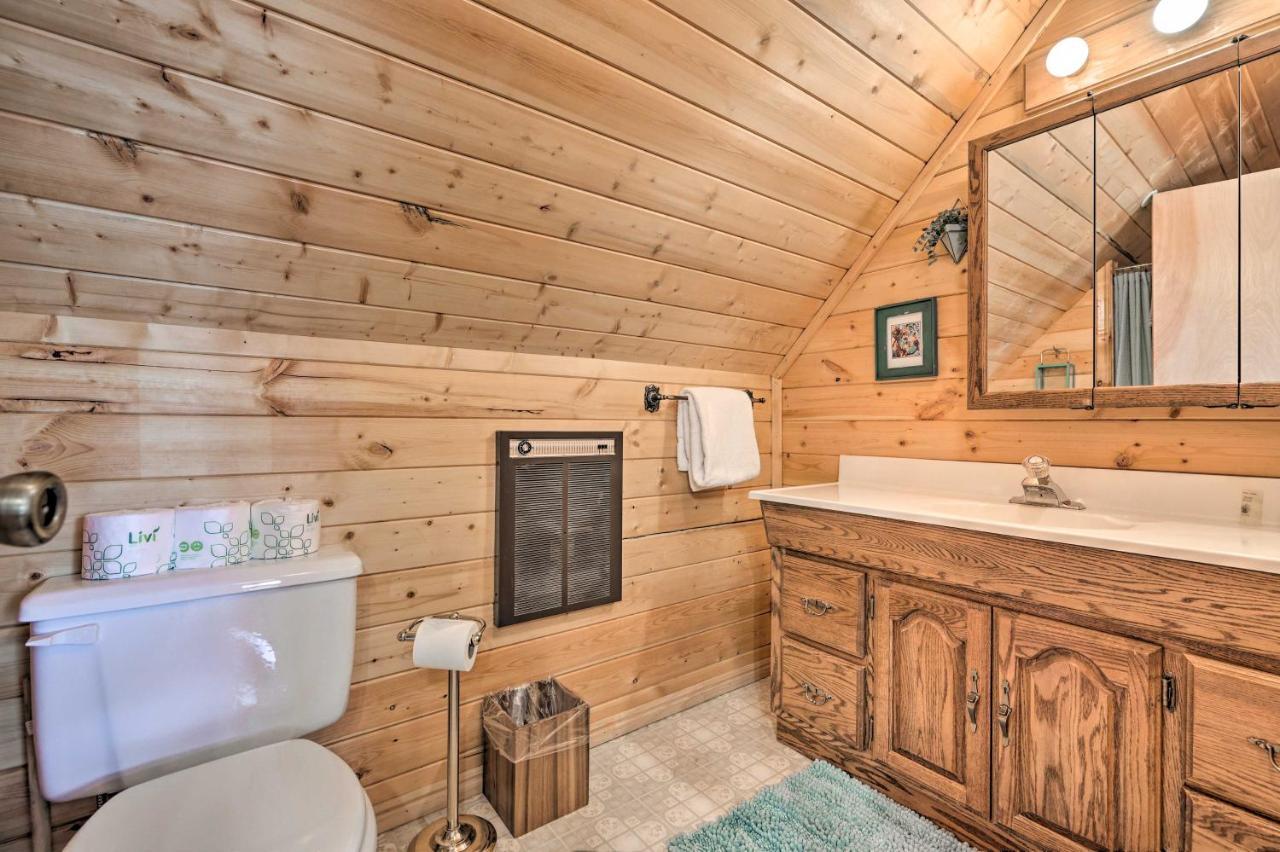 Rustic Duck Creek Village Cabin With Fire Pit! Exteriér fotografie